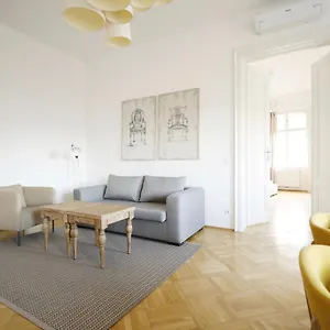 Heymi Opernring Апартаменты