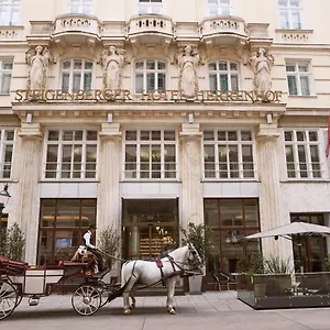 Steigenberger Herrenhof Hotel