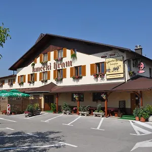 Kmecki Hram 3* Ljubljana
